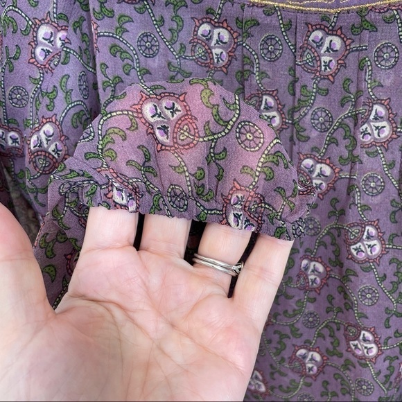 Anthropologie Lux Sheer Purple Floral Pullover Top w/Gold Embroidery Front Sz M - Picture 8 of 11